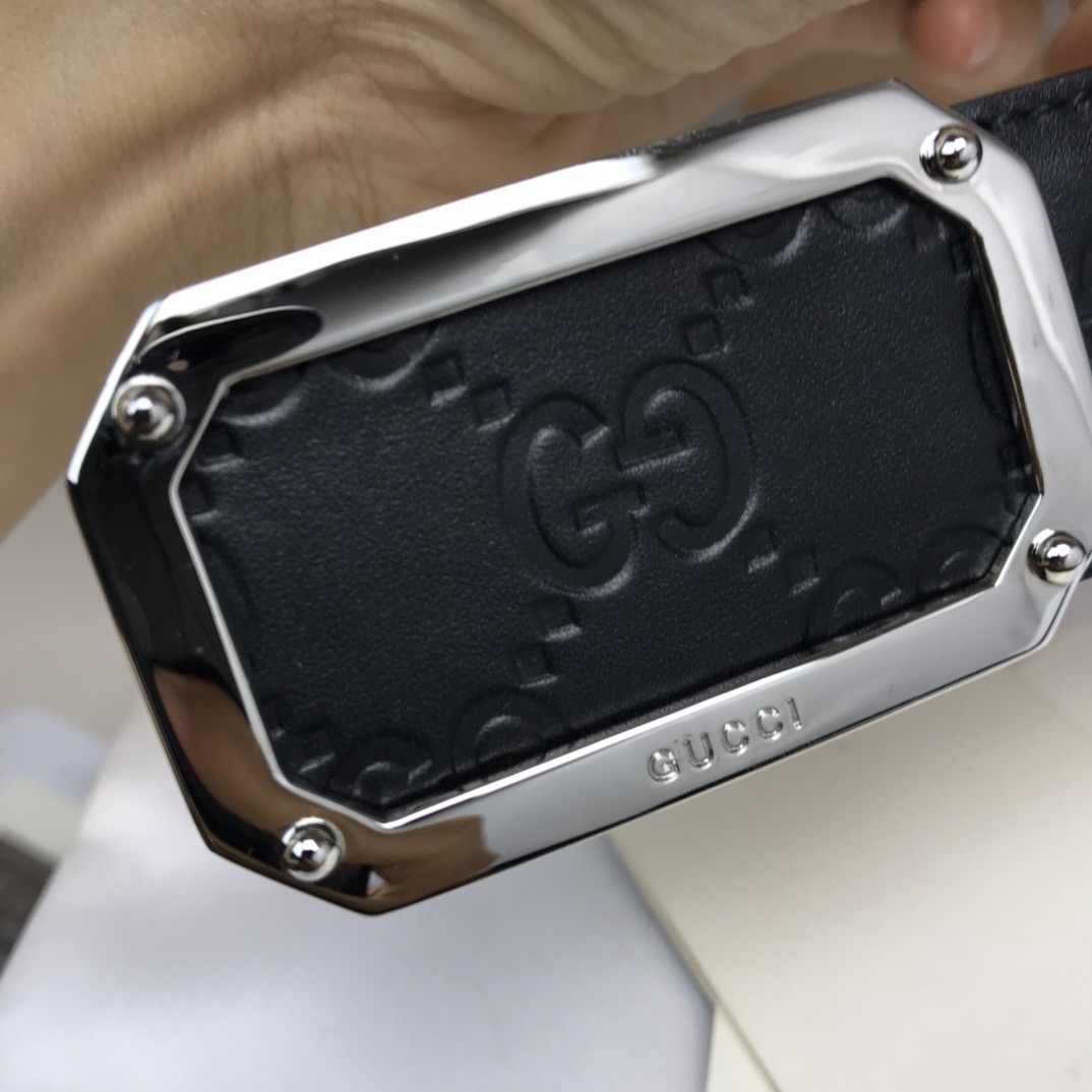 Gucci Signature leather belt 403941