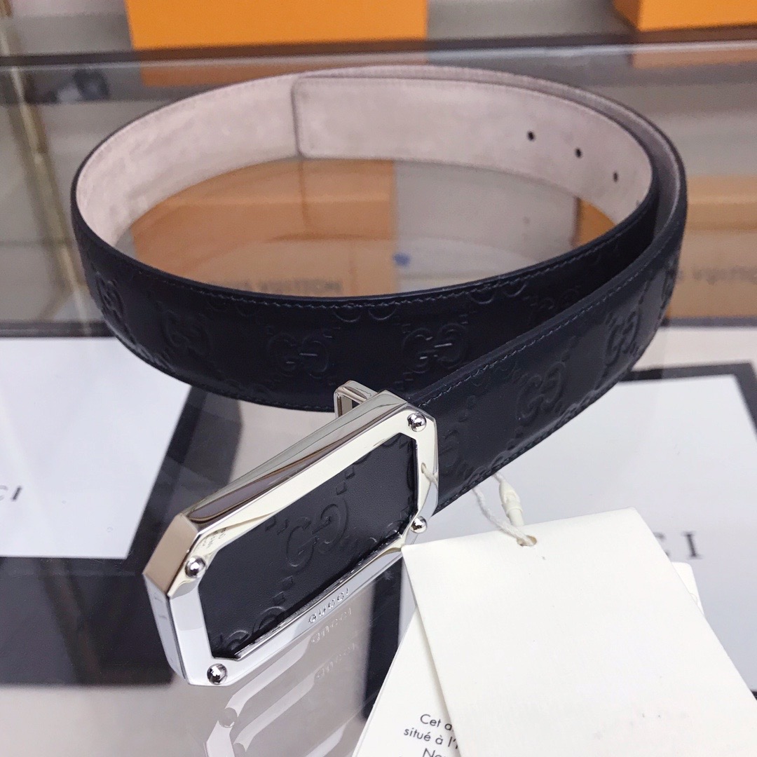 Gucci Signature leather belt 403941