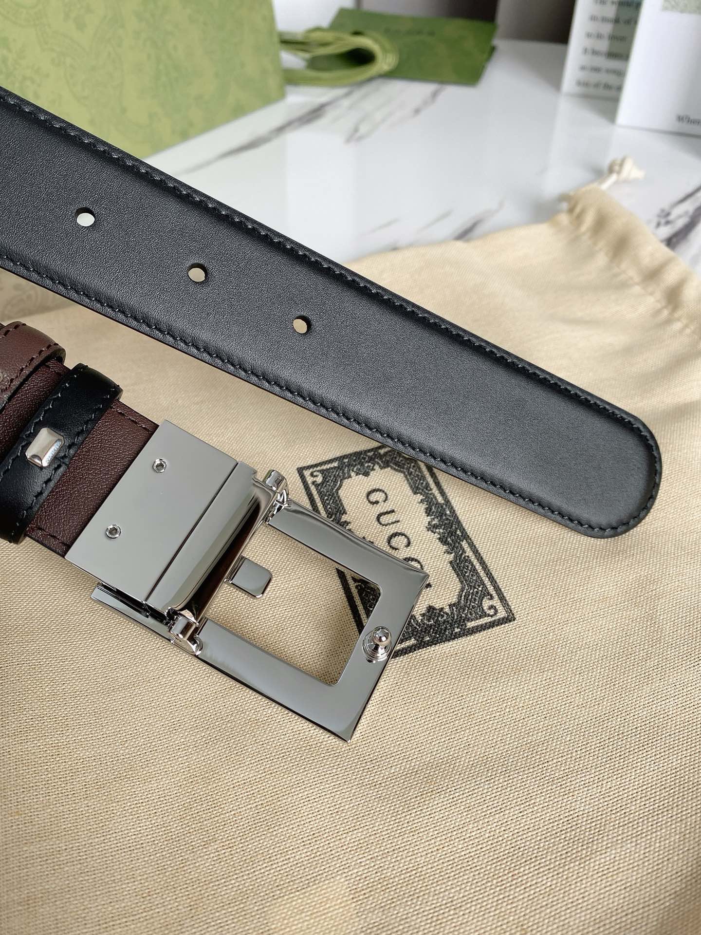 Gucci reversible belt with Square G buckle 626974