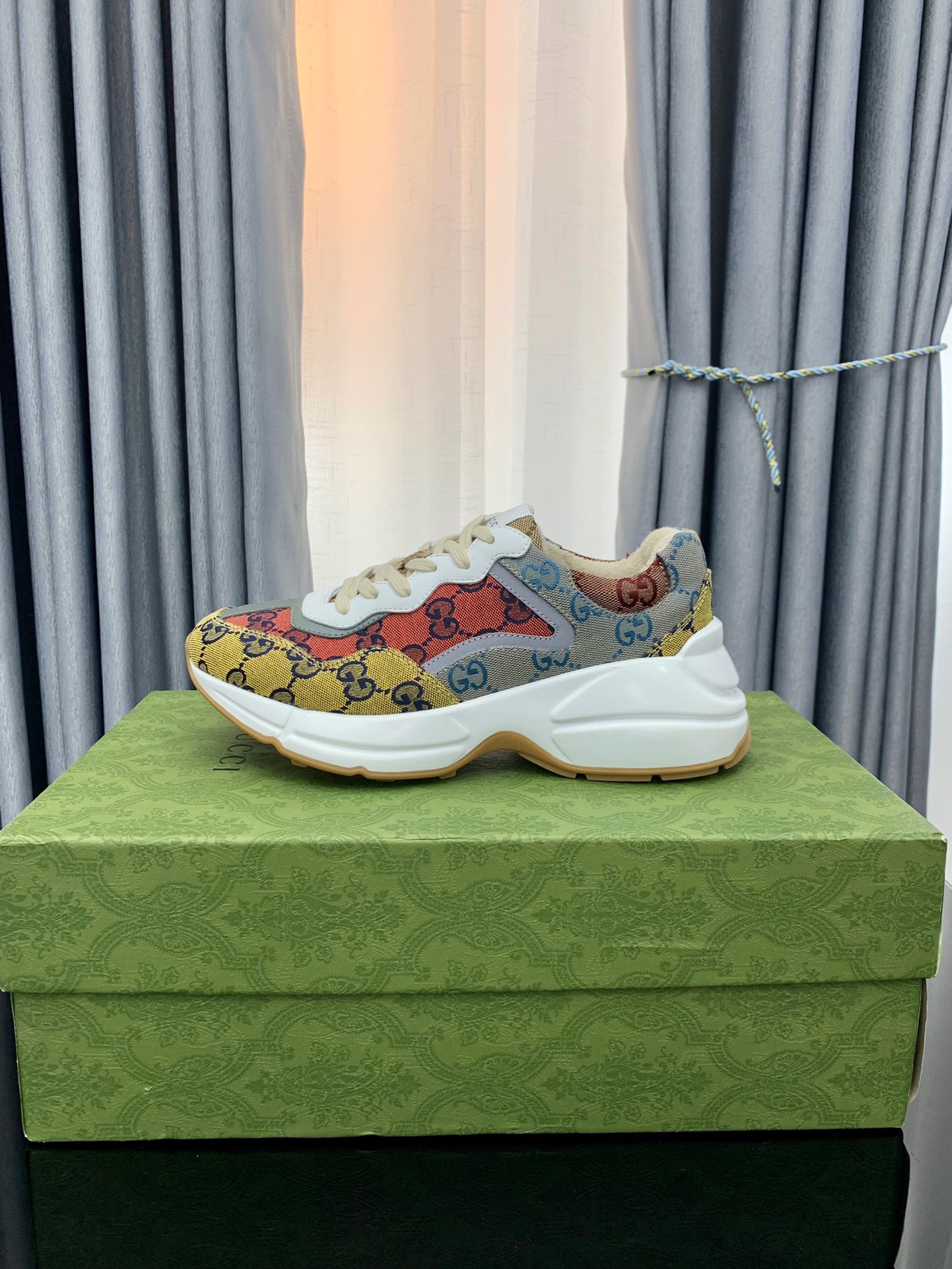 Guccii1 Rhyton  sneaker