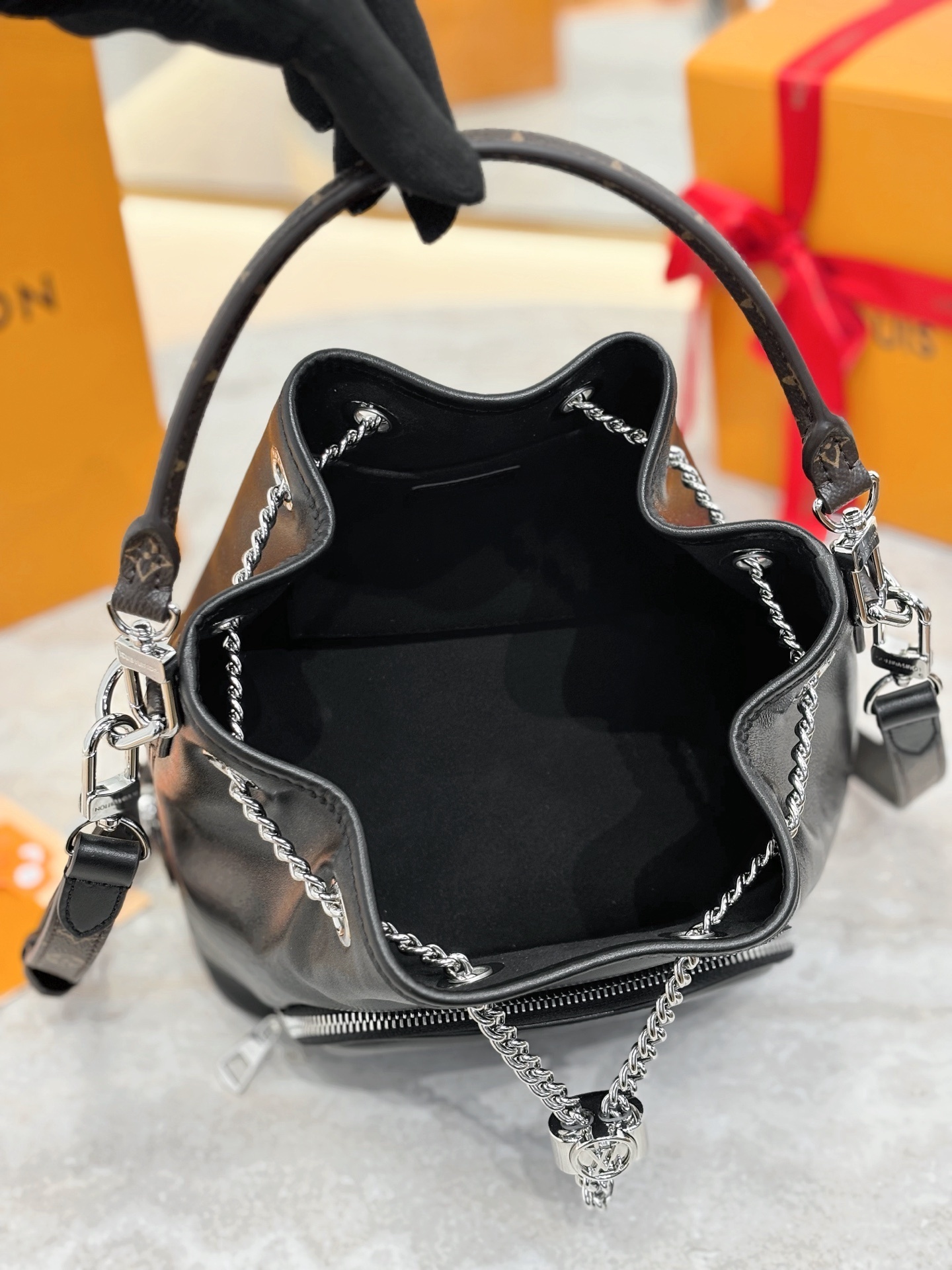 LV NO WAY VIBE 24*22.5*15.5CM