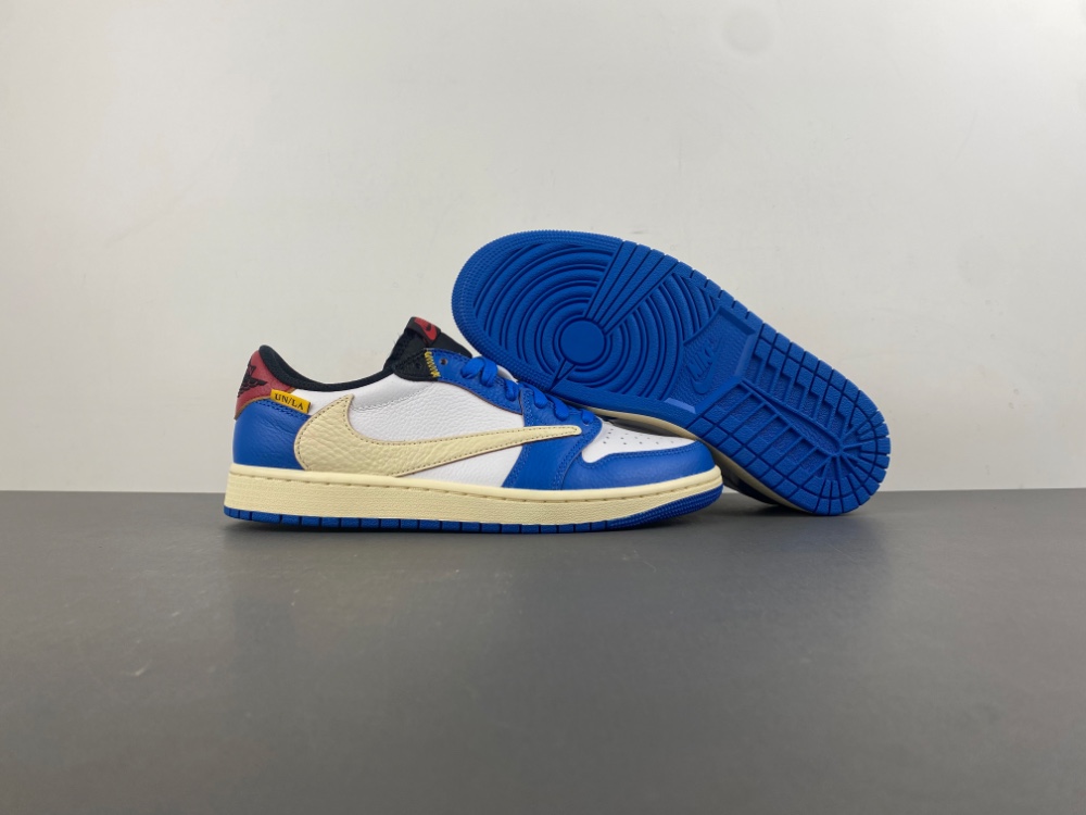 Travis Scott x Air Jordan 1 Low DM7866-111