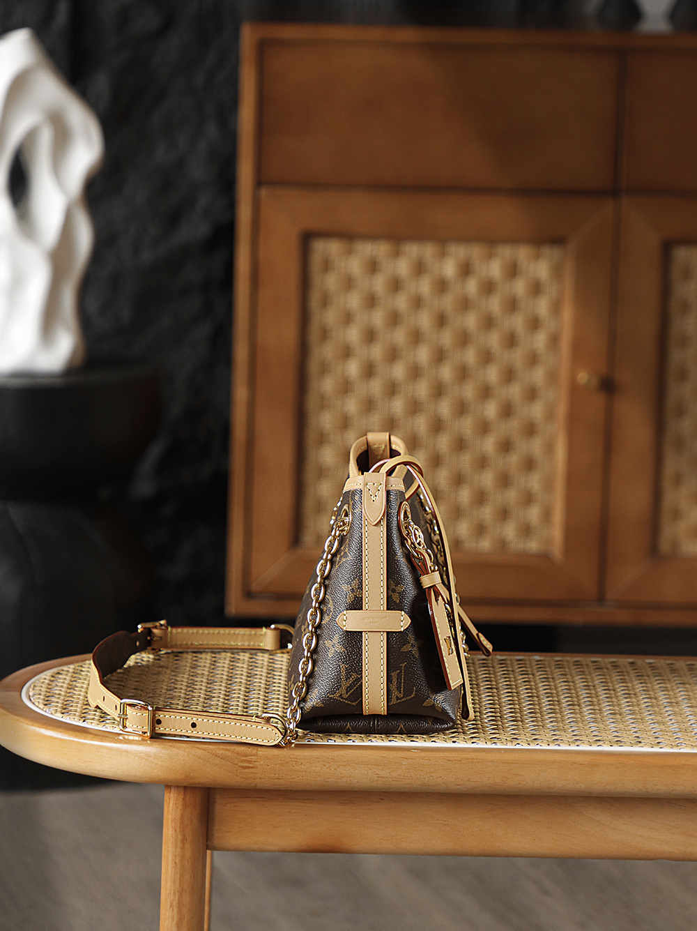 LV CarryAll BB 26*17*10CM