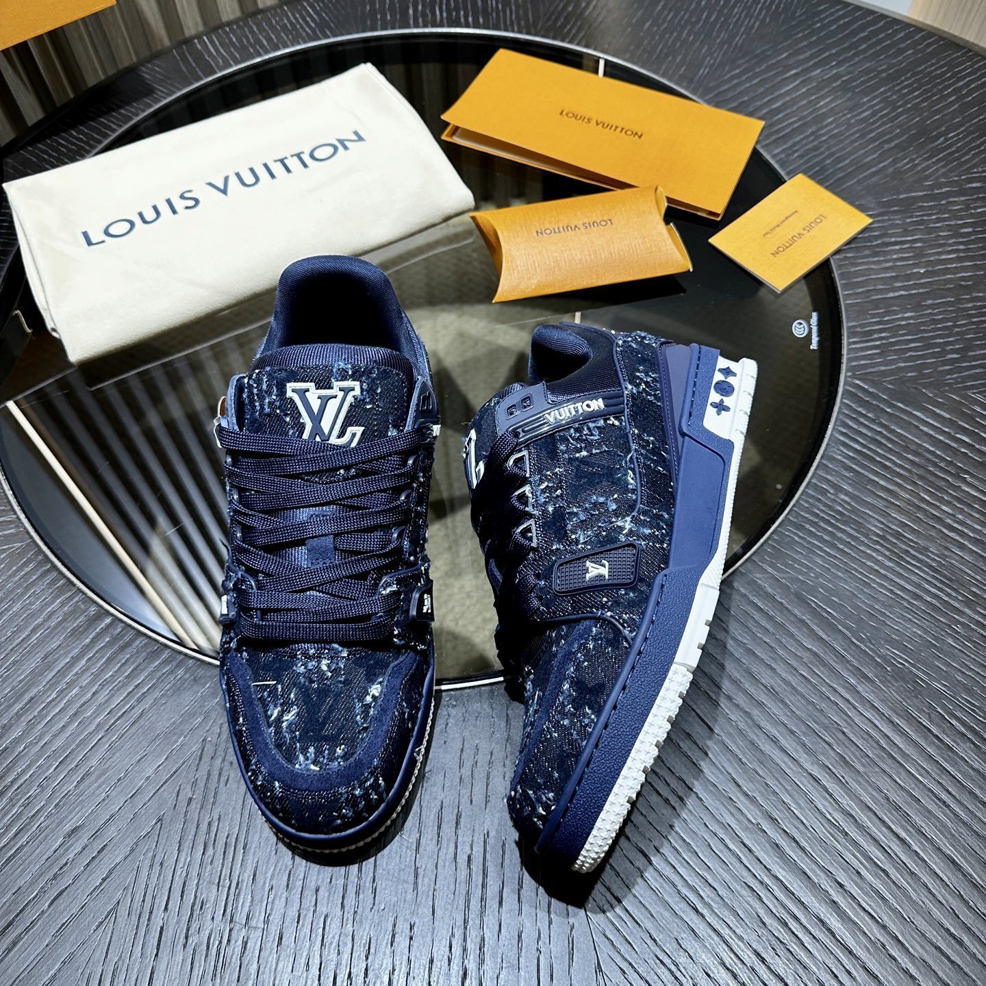 Louis Vuitton LV trainer sneaker 02