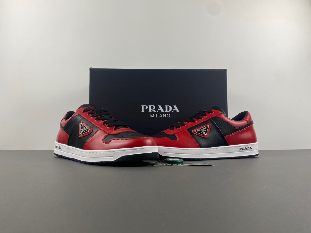 Prada sneaker red