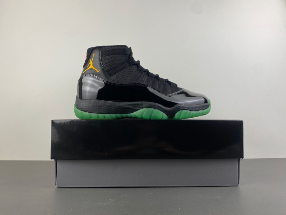 Air Jordan 11 Retro black green CT8012-037